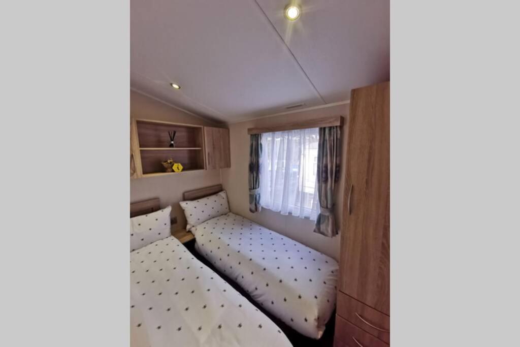 8 Sleep Chalet At Newquay Away Resorts Nb160 Exterior photo